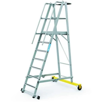 Mozgatható Dobogós létra, összecsukható, a platform magassága 1,8 m, 7 csúszásgátló alumínium lépcső Mozgatható Dobogós létra, összecsukható, a platform magassága 1,8 m, 7 csúszásgátló alumínium lépcső