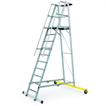 Mozgatható emelvény létra, összecsukható, a platform magassága 2,6 m, 10 csúszásgátló alumínium lépés Mozgatható emelvény létra, összecsukható, a platform magassága 2,6 m, 10 csúszásgátló alumínium lépés