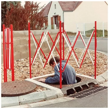 Ollós lezárórács, négyzet alakú 1m x 1m, acélszerkezet, piros és fehér